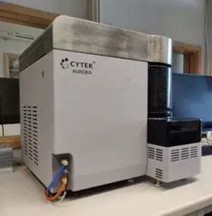 Cytek Aurora 3L spectral analyzer. Full spectrum flow cytometer with three lasers (405, 488 and 635nm) allowing detection of 20+ fluorophores.