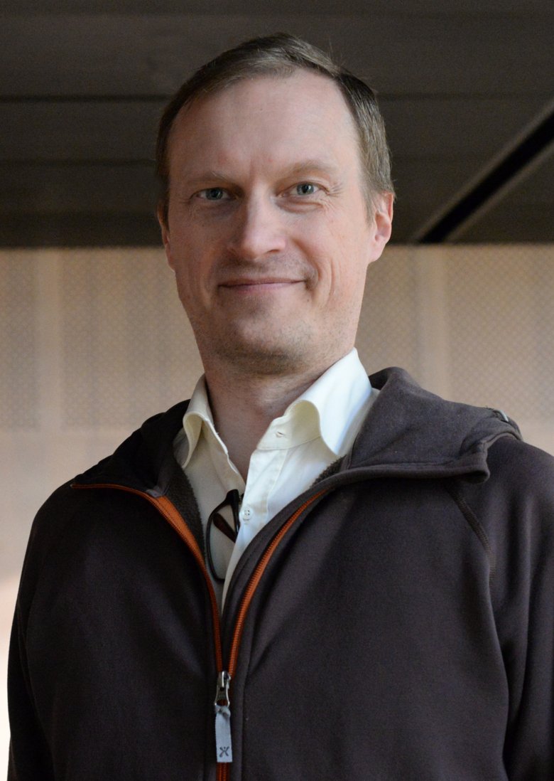 Portrait of Sten Linnarsson, professor vid institutionen för medicinsk biokemi och biofysik. Foto: Andreas Andersson.
