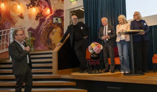 Carl Johan Sundberg, moderator, tillsammans med Jon Lundberg, Lars I Eriksson, Camilla Svensson och Kristina Ösund från FyFas ledningsgrupp.