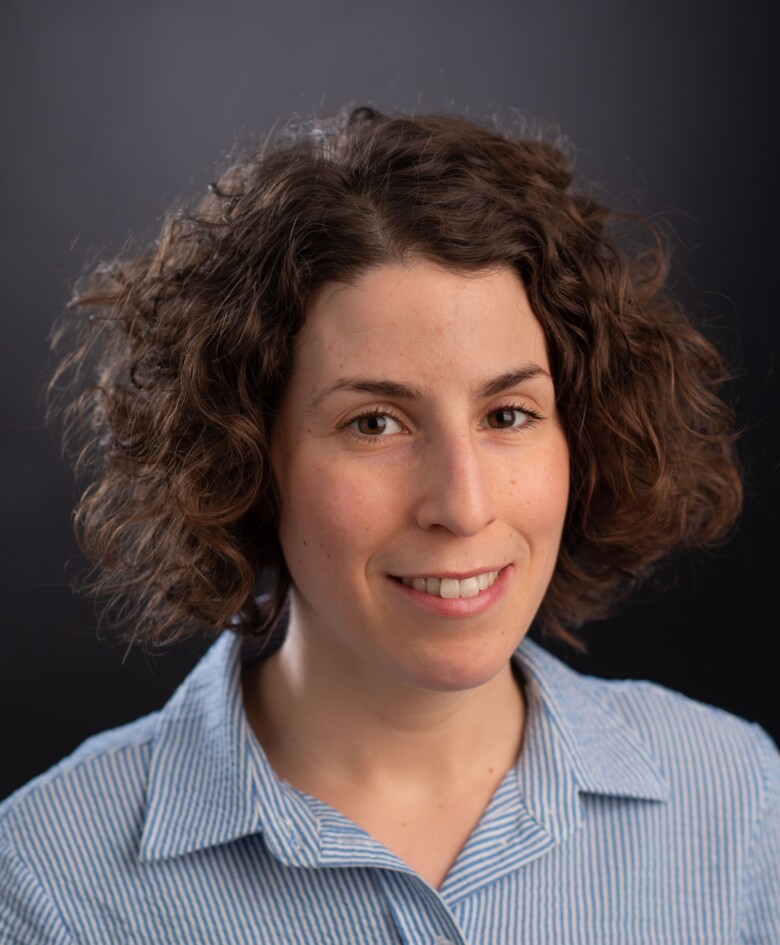 Buyuk Britaniya pornosi: juda katta sikli yigit