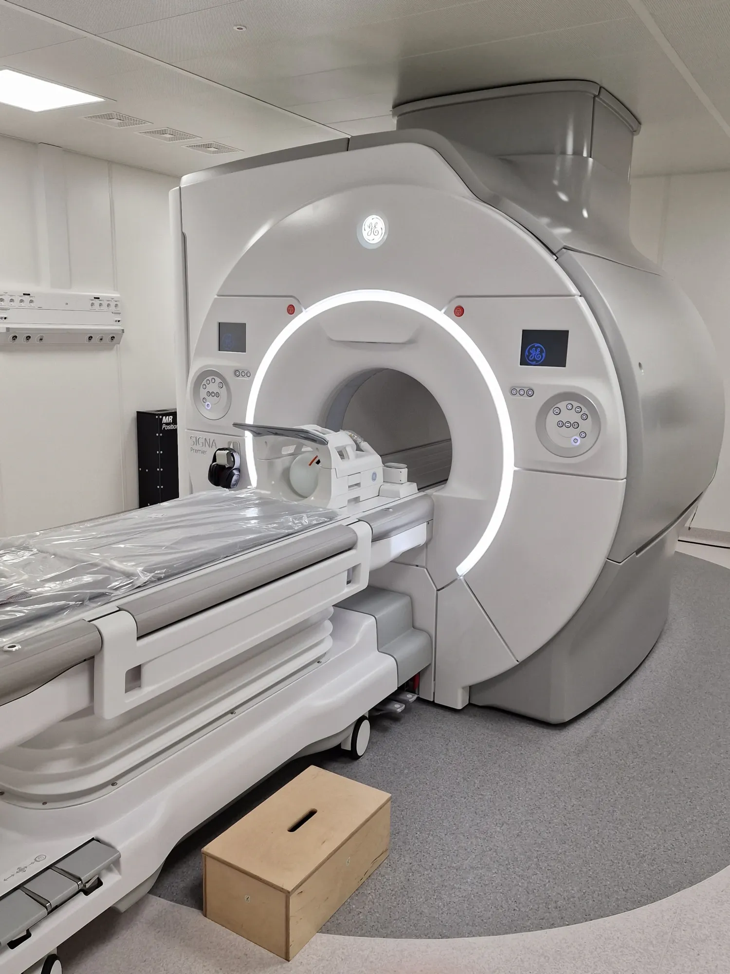 MRI scanner in the MR Center core facility