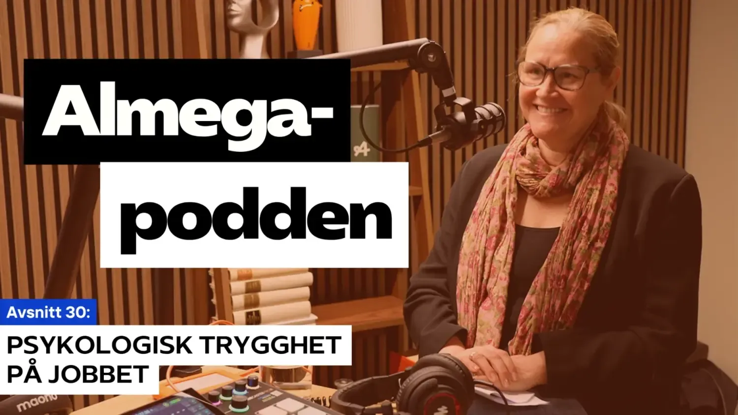 bild på Christina Björklund som poddar