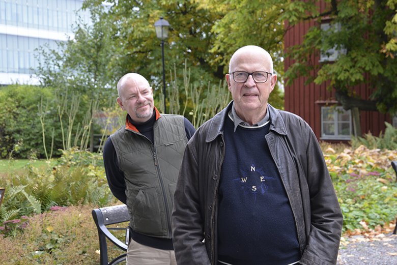 Andreas Andersson och professor Tomas Olsson