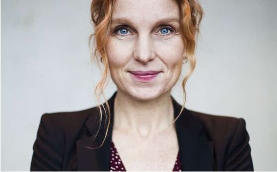 Porträttbild på Anna Mia Ekström