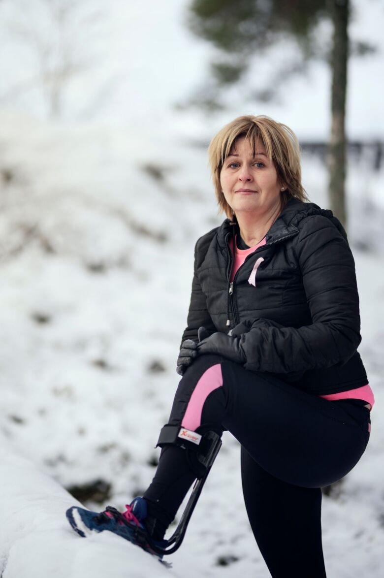 Picture of Anneli Torsfeldt outside in the snow.