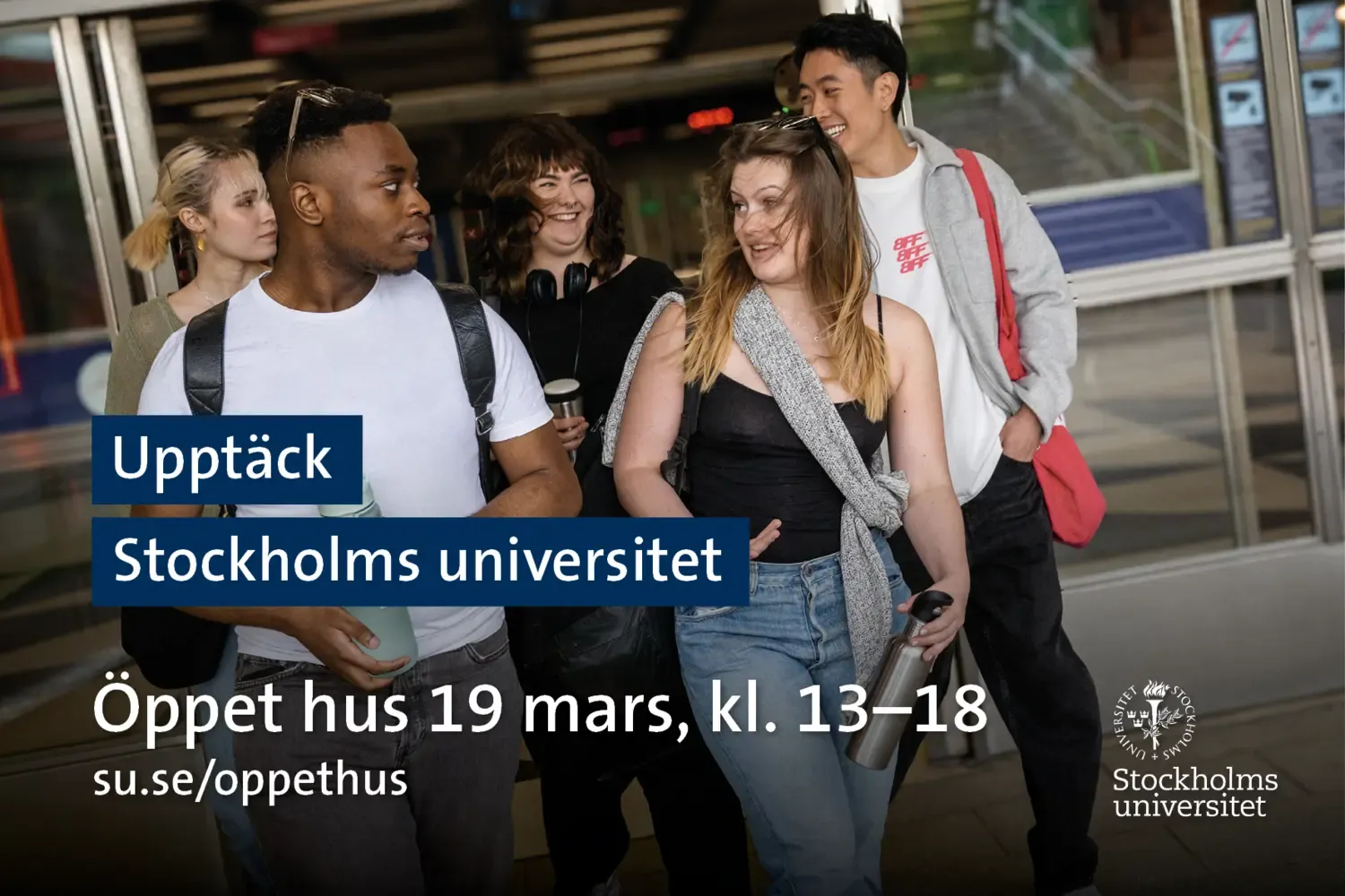 Bild på studenter som går ut från en tunnelbanestation