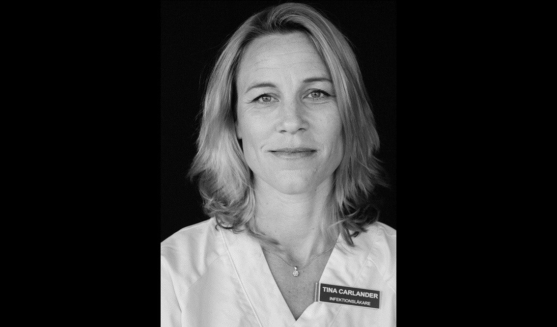 Svartvitt porträtt av en kvinna.