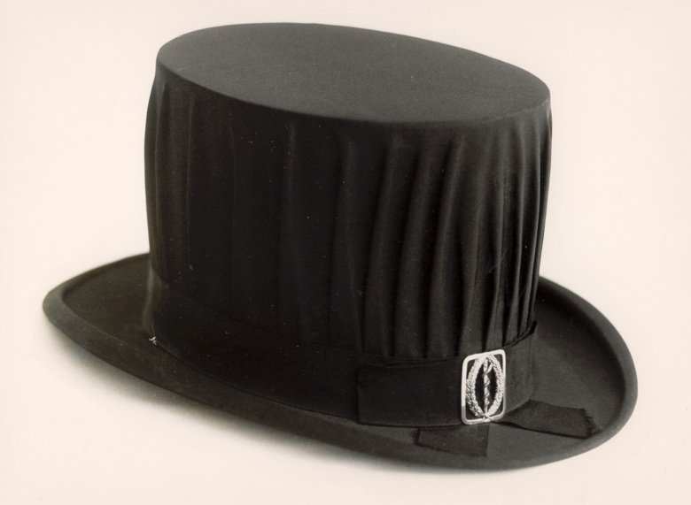 Black doctoral hat