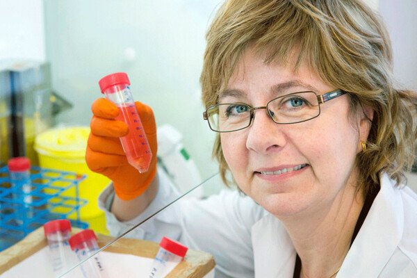 Gabrielle Paulsson-Berne in her lab.