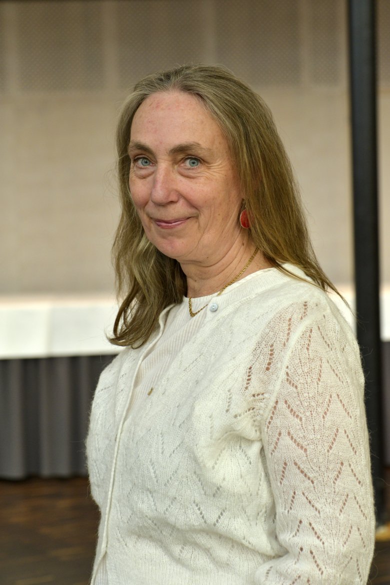 Porträtt av barnmorskan och forskaren Helena Lindgren. Foto: Andreas Andersson.