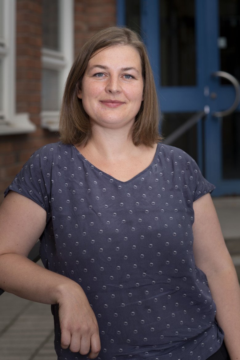 Portrait of Janina Seubert, outside on campus Solna.