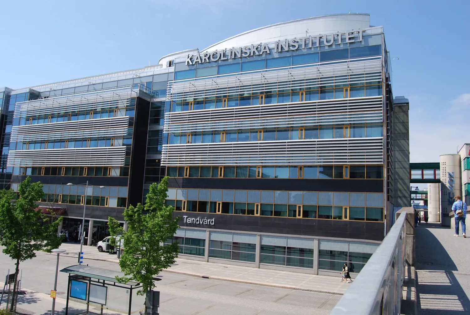 Universitetstandvårdens fasad Flemingsberg