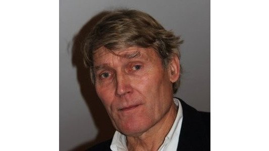 Profilfoto på Louis Riddez. En man med grått hår.