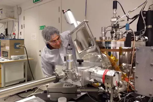 researcher in Micro and nanofabrication core facility