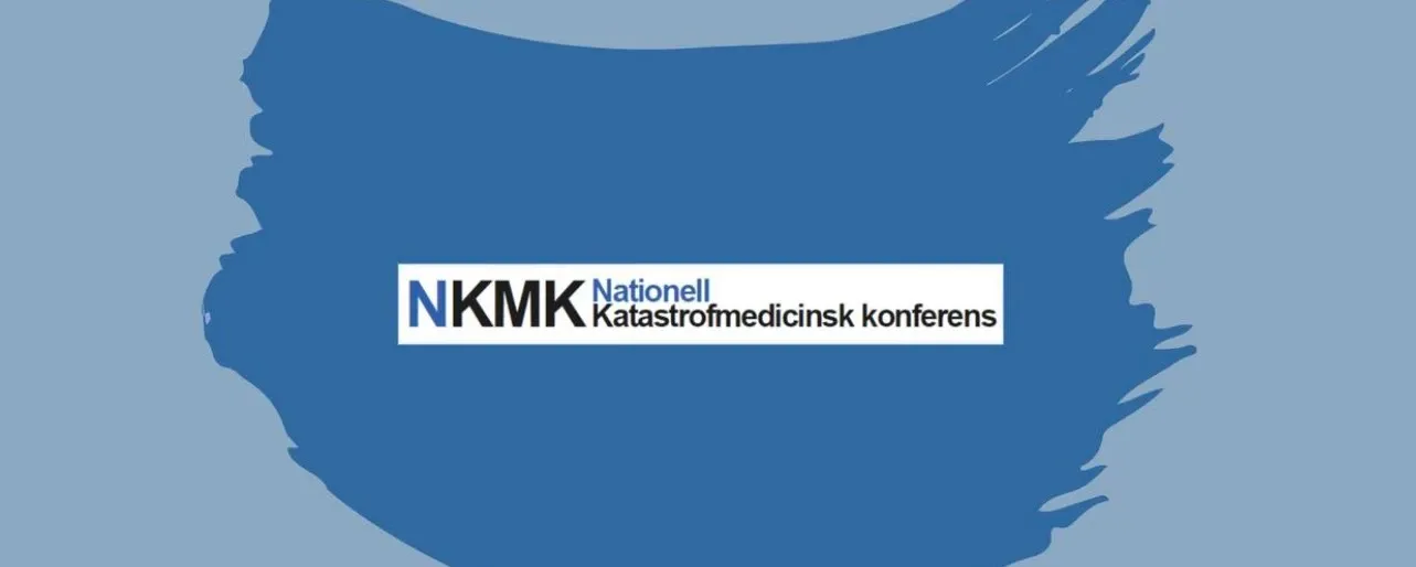 Logotype for Nationell katastrofmedicinsk konferens 2024. texten NKMK Nationell katastrofmedicinsk konferens 2024 på blå bakgrund