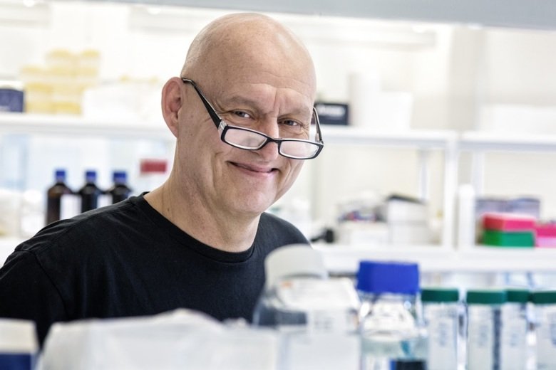 Pär Nordlund wearing glasses and smiles.