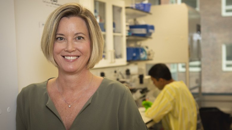 Susanne Gabrielsson, portrait in the lab.