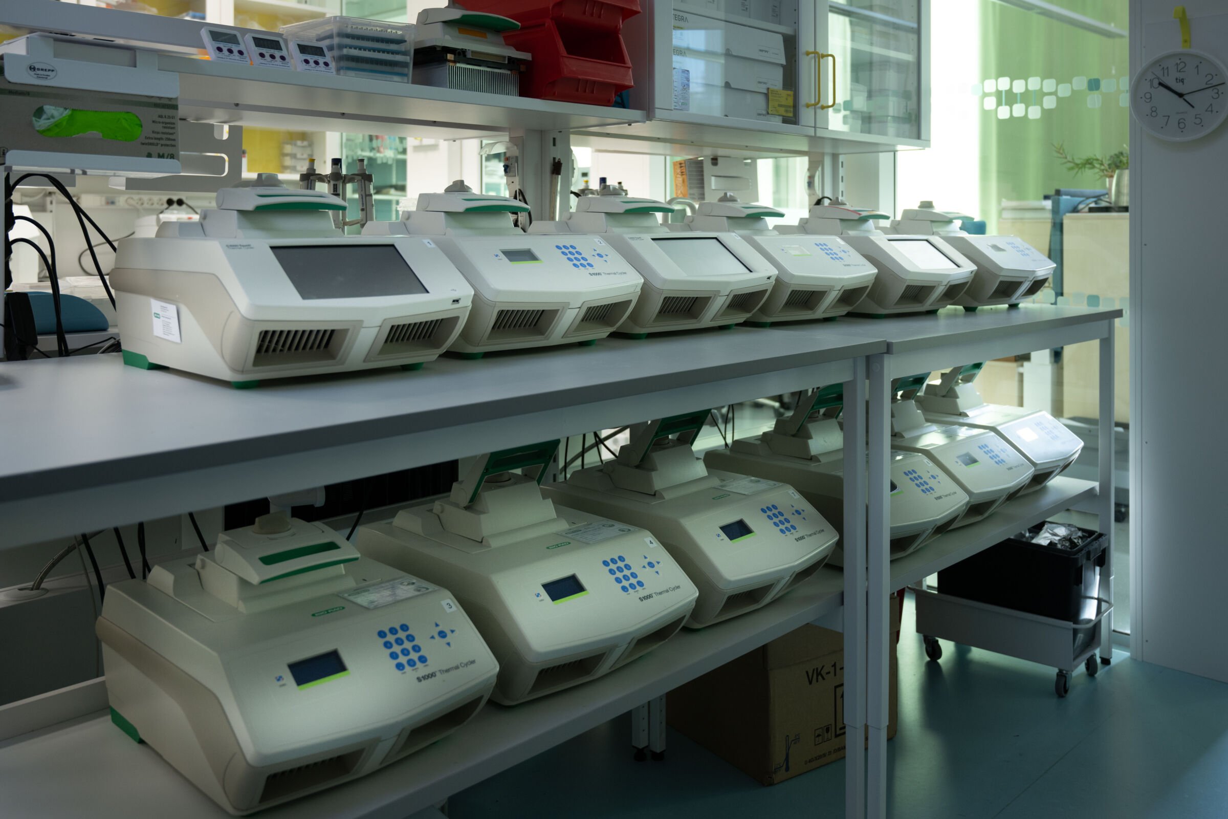 Photo of research instrument.