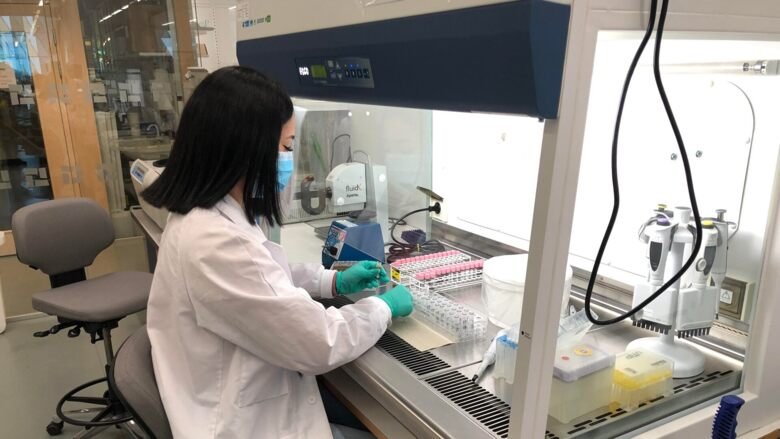 Scientist at CTMR performing RNA extraction