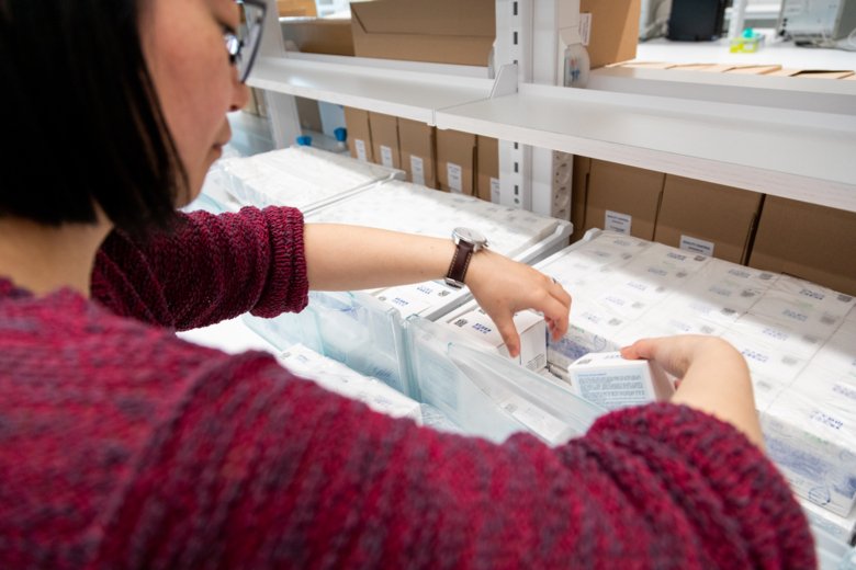 Delivery of analysis material.