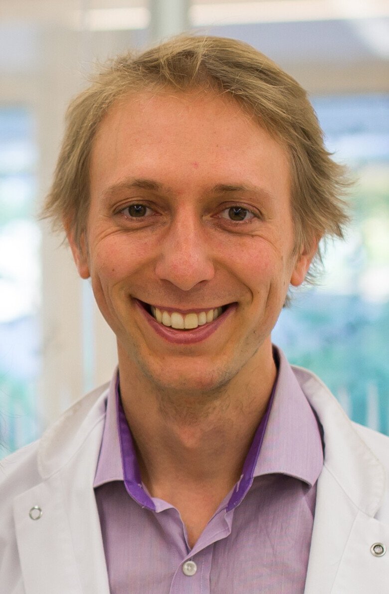 Dr. Simon Elsässer
