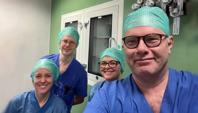 A group photo of Team Lars Ny at Sahlgrenska University Hospital.