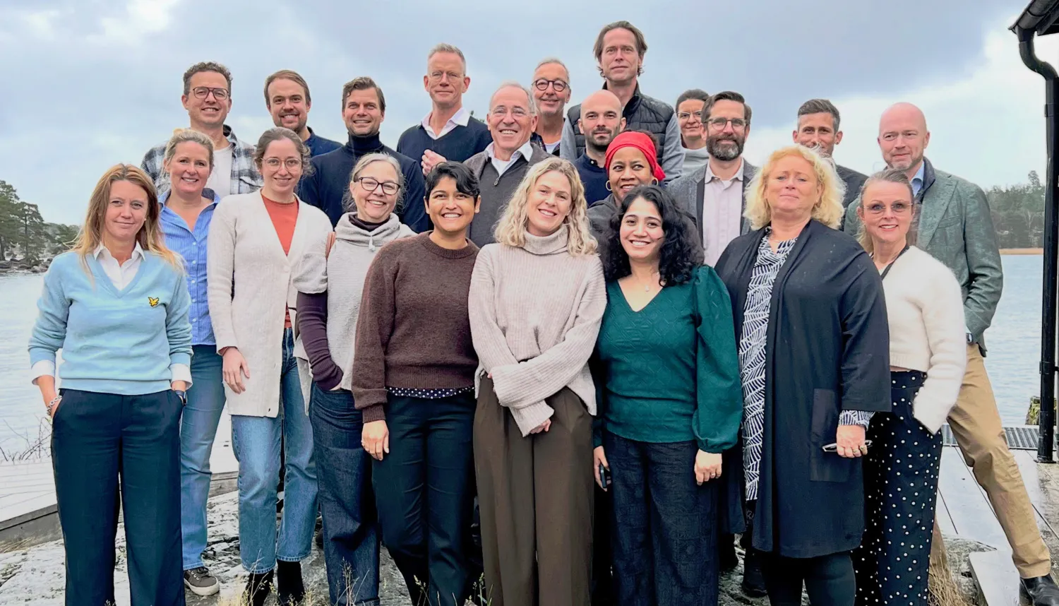 Group picture of 22 people