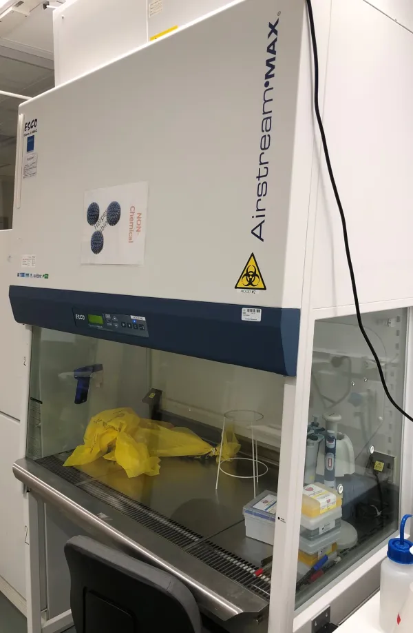 Equipment in Biomedicum's virus room.