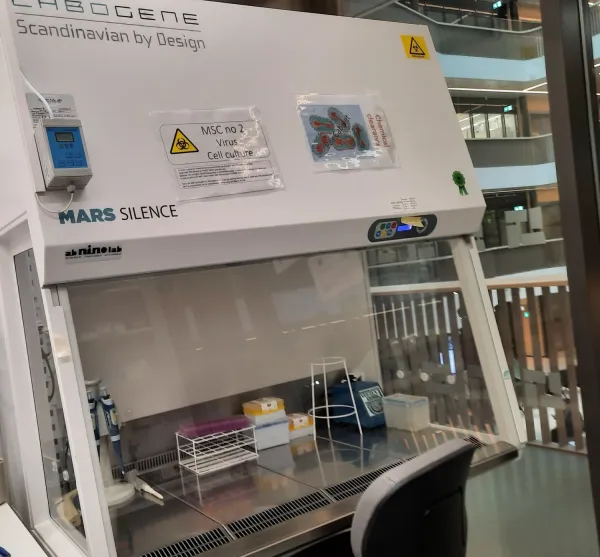 Equipment in Biomedicum's virus room.