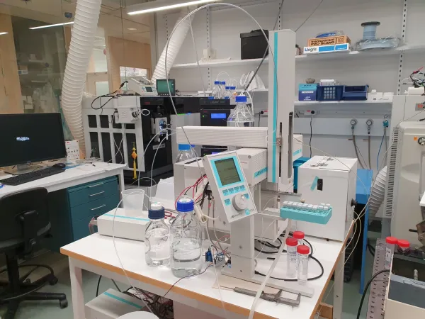 Instruments of the Chemical Proteomics Core Facility.