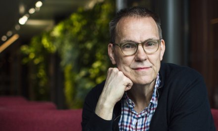 Porträtt av professor Per Uhlén.