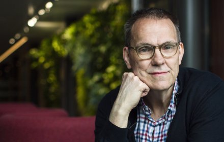 Portrait of professor Per Uhlén. Photo Martin Stenmark.