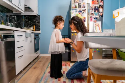 Mamma och dotter pratar