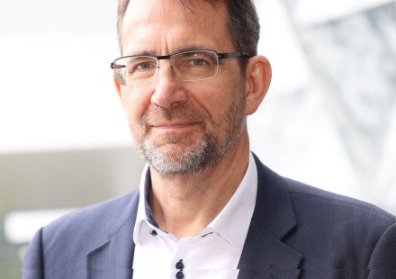Portrait of Professor Michael Heneka, director of the Luxembourg Centre for Systems Biomedicine and leader of the Neuroinflammation group.