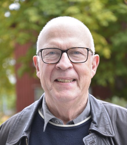 Professor Tomas Olsson